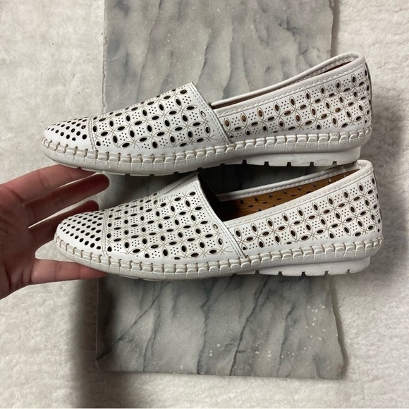 Volks Walkers Slip On Loafers White Leather Size 8.5 Perforated Open Design - Picture 6 of 10